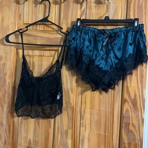 New with tags SHEIN women’s teal satin and lace pajama set size large